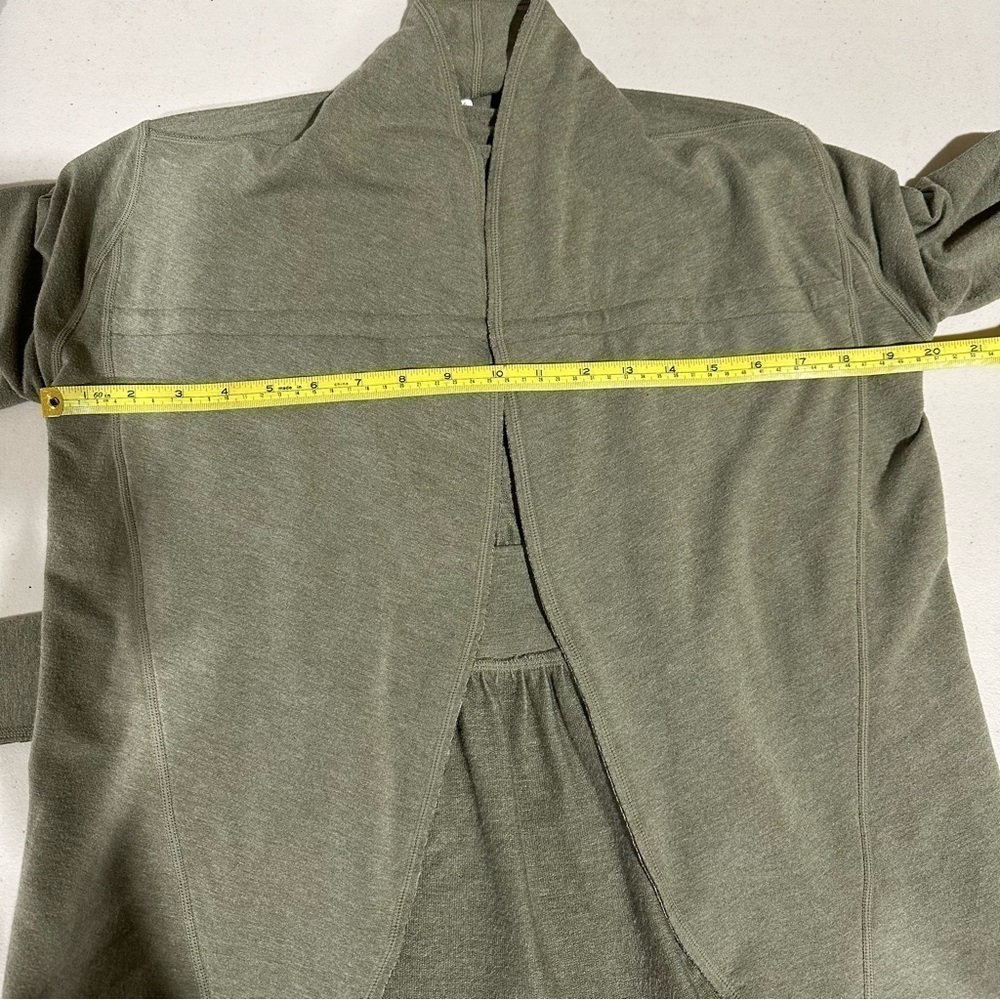 LULULEMON Dance Pulse Wrap Olive
Green - Picture 12 of 14